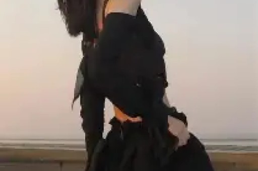 前空姐爆料明星坐飞机奇葩行为有高学历艺人脱袜后举动冲击眼球